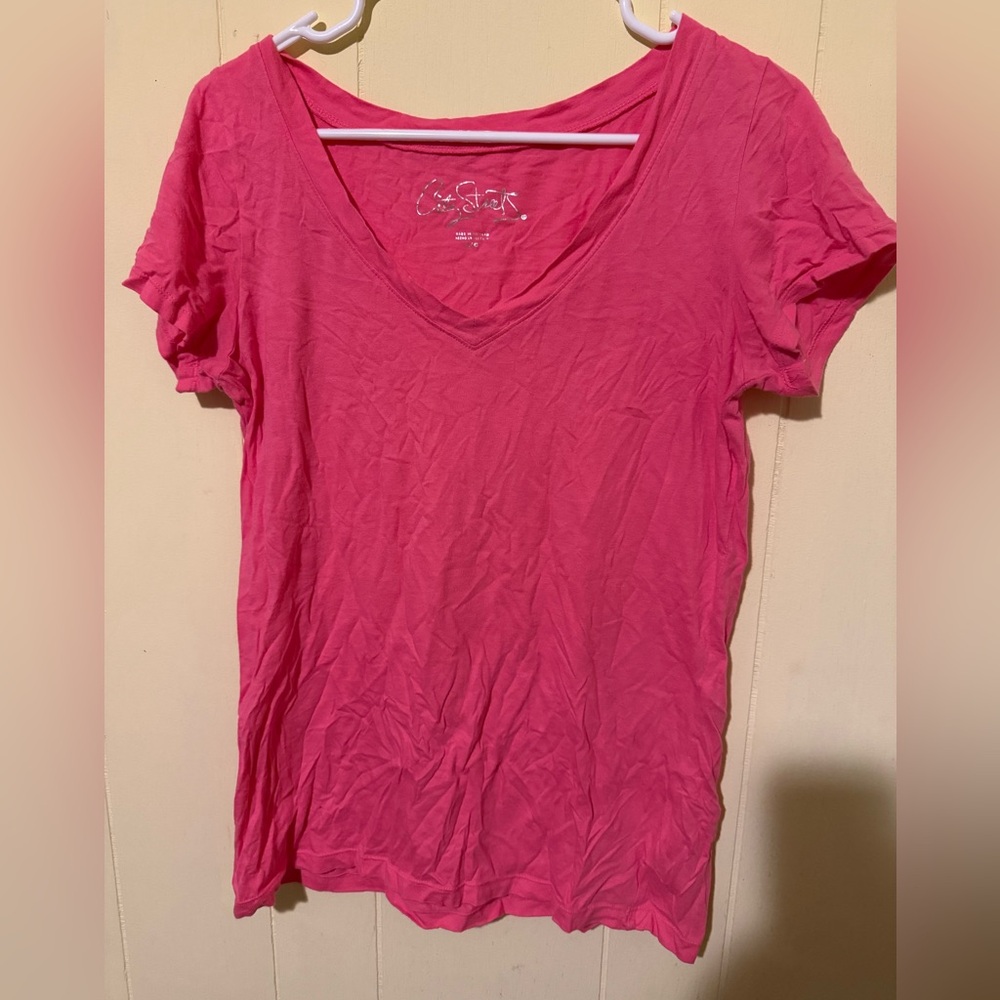 Y2K City Street Women’s V-Neck Hot Pink Tee
